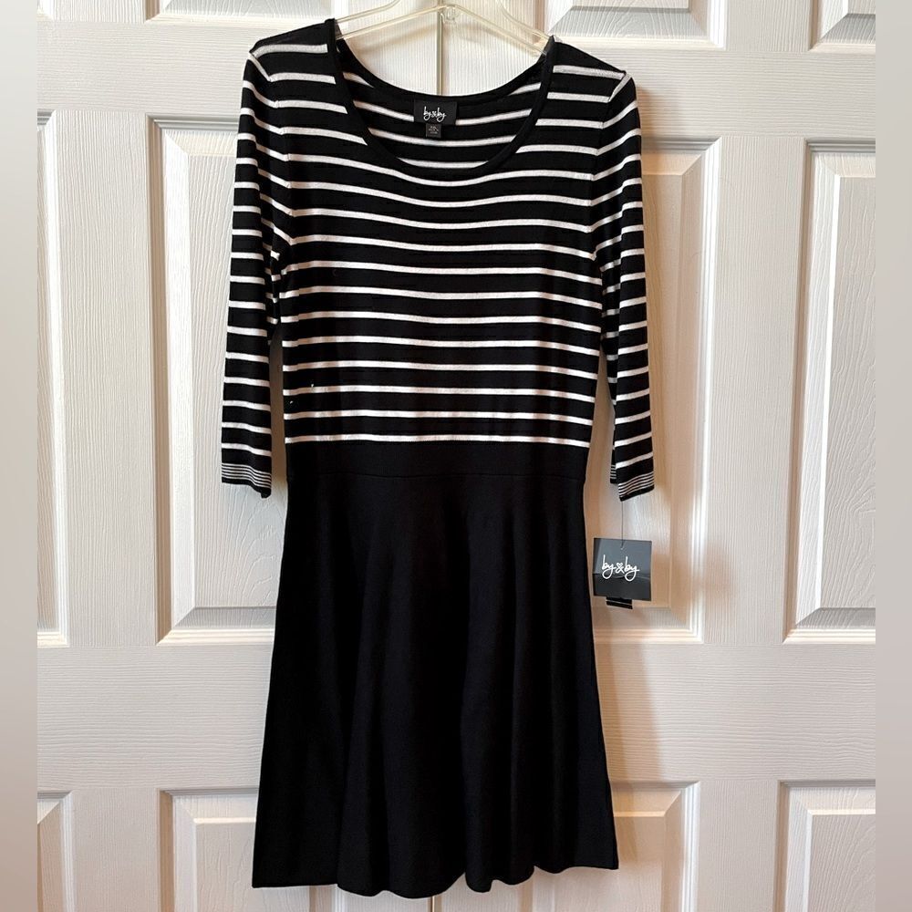 BLACK AND WHITE KNIT SKATER DRESS SIZE XXL BY & BY